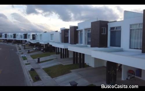 SE VENDE O ALQUILA HERMOSA CASA EN CONDOMINIO