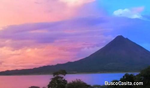 SE VENDE ESPECTACULAR LOTE MUY CERCANO AL LAGO ARENAL.