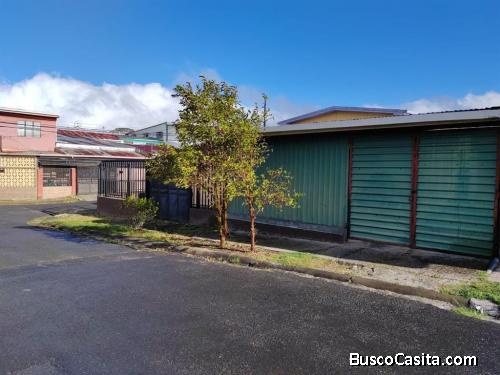 SE VENDE BELLA CASA ESQUINERA EN CARTAGO.