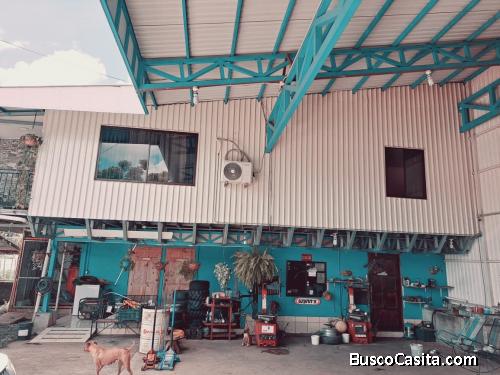 LINDA CASA Y LUBRICENTRO EN MIRAMAR, PUNTARENAS.