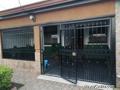 SE VENDE BELLA CASA EN SAN RAFAEL ABAJO DE DESAMPARADOS.