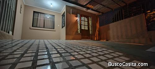 Se vende casa en Desamparados Gravillas. 