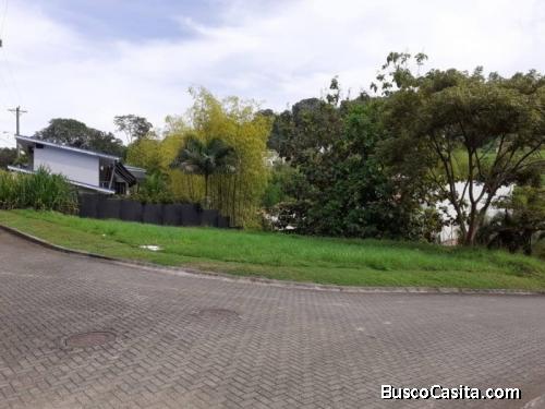 Lote Esquinero En Venta En Villa Leona Puntarenas 487m2; Idi: 105128