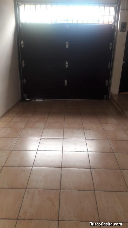 se alquila cochera como local comercial