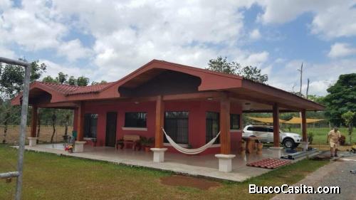 SE VENDE BELLA PROPIEDAD Y CASA EN FORTUNA, SAN CARLOS.