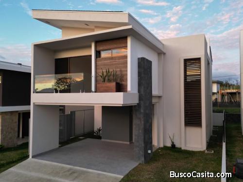 ¡Oportunidad Única! Hermosa casa en condominio San Rafael, Alajuela