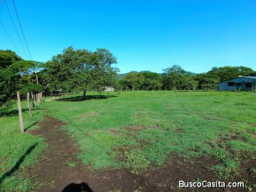 lote con 1553m2 para construir