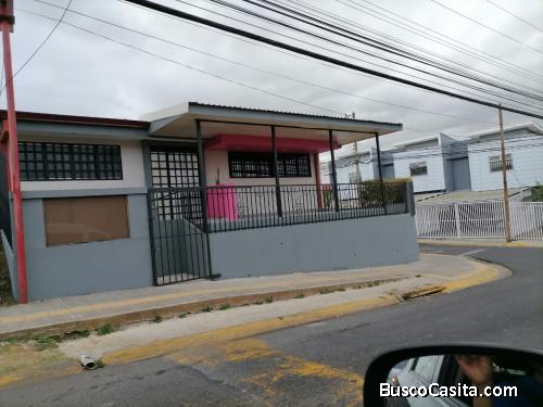 En Venta Local Comercial Y Apartamento En Heredia Cr; Idi: 139685