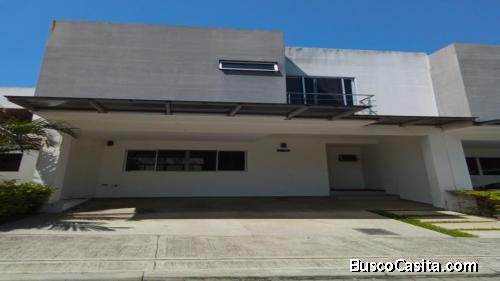 CityMax Costa Rica Vende Casa en Condominio Mora, Colón San José