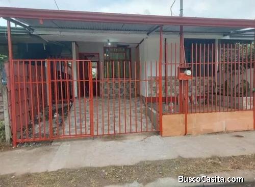 DE OPORTUNIDAD BELLA CASA EN LA SUIZA DE TURRIALBA.