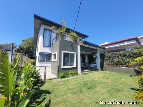 Hermosa casa en venta en Heredia