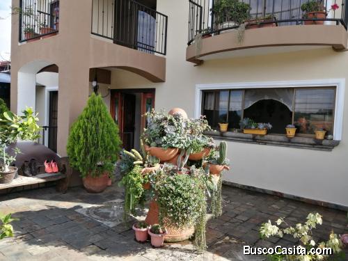 SE VENDE CASA GRANDE DE DOS PISOS EN ALAJUELA CENTRO 