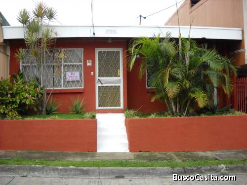 Hermosa Casa, centrica, Segura y de Oportunidad 