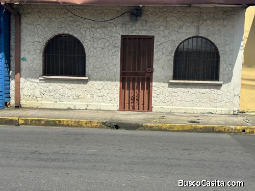 Venta Casa Antigua Para Inversión, Uso De Suelo Mixto; Idi: 142450