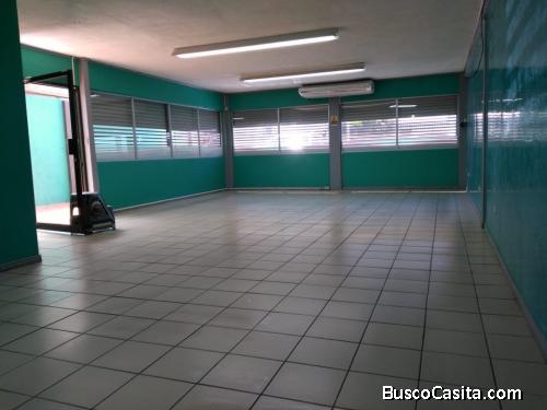 SE ALQUILA Local (68) en Alajuela Centro.