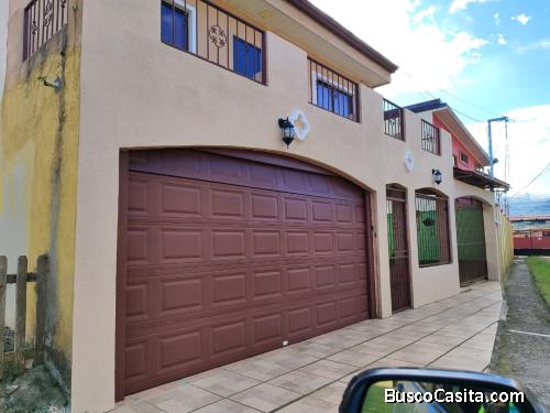 ESPECTACULAR CASA EN TARAS DE CARTAGO. 