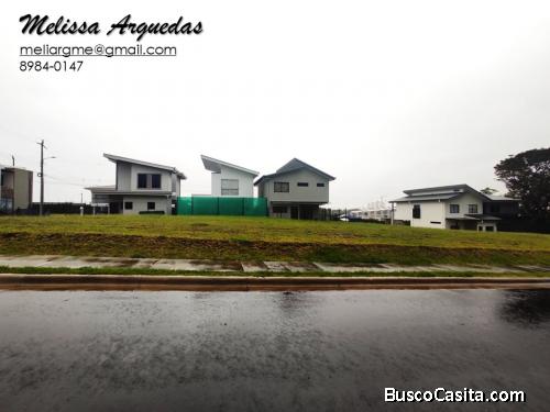 REBAJADO - GRAN OPORTUNIDAD - SE VENDE - Lote plano en Condominio, Santo Domingo, Heredia.