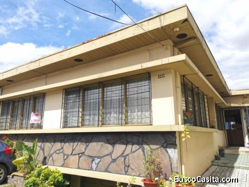 Ganga Venta de casa en zona comercial a precio de lote aproveche24-1637