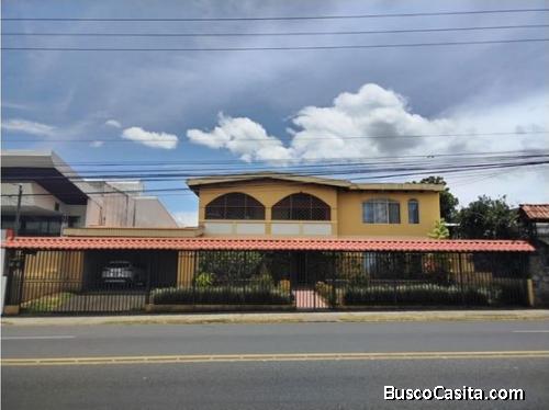 VENTA DE CASA CON USO DE SUELO MIXTO, ALAJUELA CENTRO