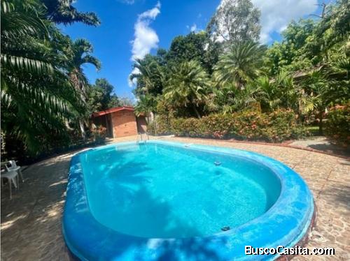 VENTA DE QUINTA CON 3 CASAS Y PISCINA