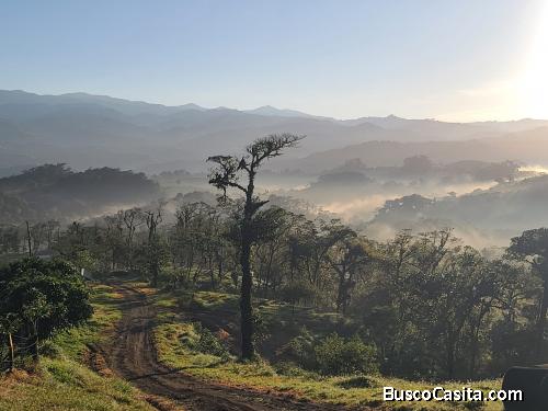 Casa en venta, con hermosos paisajes, donde se vive y disfruta la naturaleza