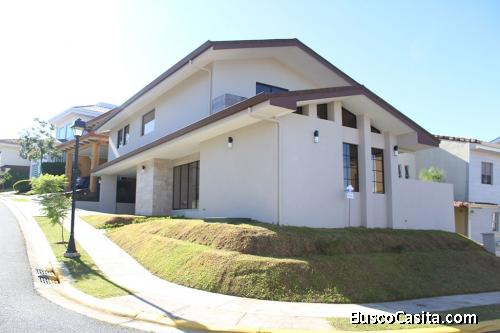 CityMax Vende Casa en Condominio, Ulloa Heredia.