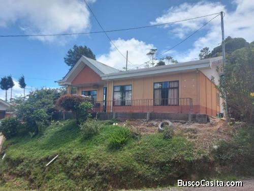 Venta de hermosa casa, en una zona privilegiada por estar rodeada de mucha naturaleza Desamparados, 