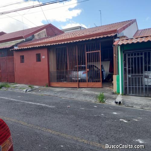 Venta de acogedora casa en Goicoechea Mozotal MLS #25-177 Price: $105,000 55 millones