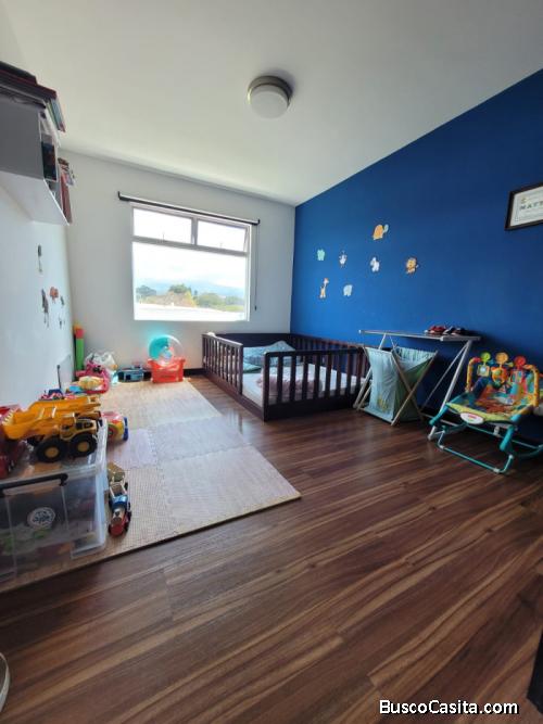 Apartamento en Venta en Torre en Granadilla Curridabat