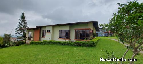 Venta de espectacular casa y Apartamento en San Rafael de Coronado, MLS #25-270 Price: $434,000