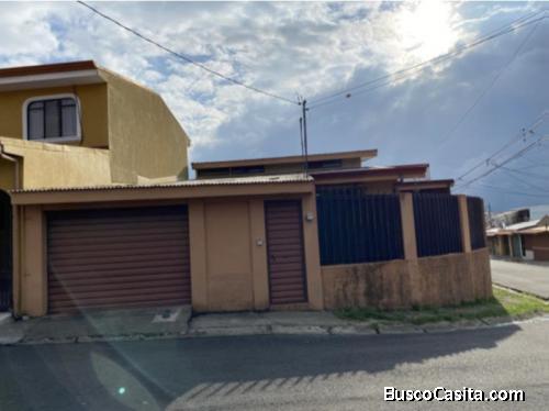 ¡Casa en Venta en Villa Nova, Vázquez de Coronado, San José!