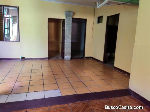 SE VENDE BELLA CASA Y APARTAMENTO EN OROTINA CENTRO. 