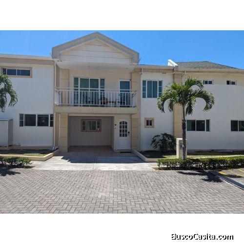 ALQUILER DE CASA AMUEBLADA, ESCAZÚ, GUACHIPELÍN, CONDOMINIO VILLA SOLE 