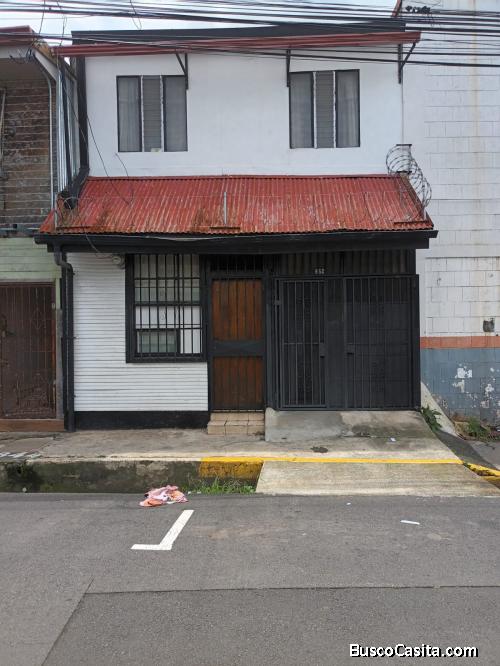 PROPIEDAD CON CASA Y APARTAMENTO EN SAN JOSÉ. 