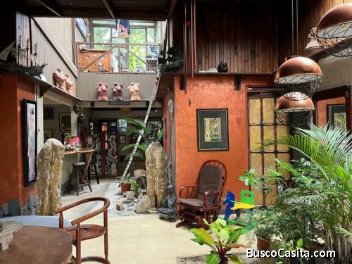 Hermosa vivienda ubicada en San Rafael de Escazú