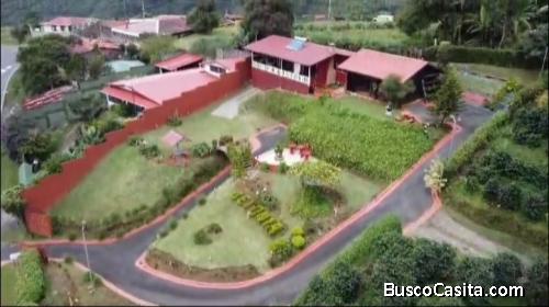 SE VENDE PRECIOSA PROPIEDAD EN NARANJO DE ALAJUELA. 