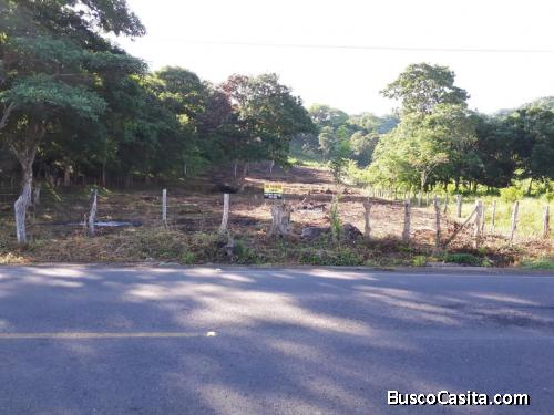 SE VENDE BELLÍSIMA PROPIEDAD EN SANTA CRUZ, GTE. 