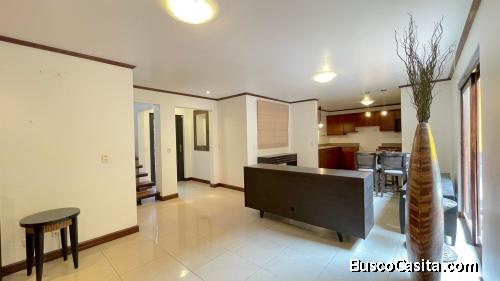 Venta de Casa en Lomas de Ayarco Curridabat