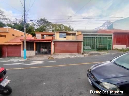 SE VENDE BELLA CASA EN SAN SEBASTIÁN. 