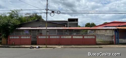 BELLA PROPIEDAD Y CASA EN OROTINA CENTRO. 