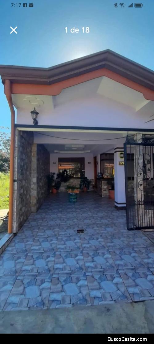 SE VENDE BELLÍSIMA CASA EN TARAS DE CARTAGO. 