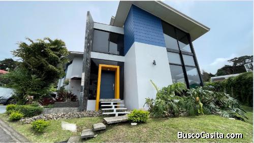 Casa tipo contemporaneo, San Isidro de Heredia 737 mtrs2