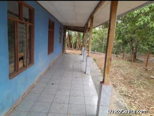 PROPIEDAD Y CASA EN PURISCAL, SAN JOSÉ. 