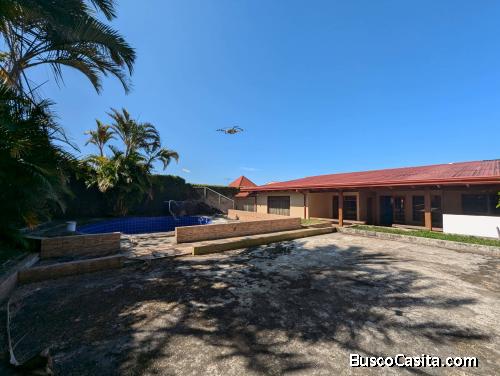 Casa con apartamento, San Isidro de Heredia 1,026 mtr2