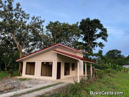 SE VENDE CASA NUEVA EN SAN ISIDRO DE PEÑAS BLANCAS. 