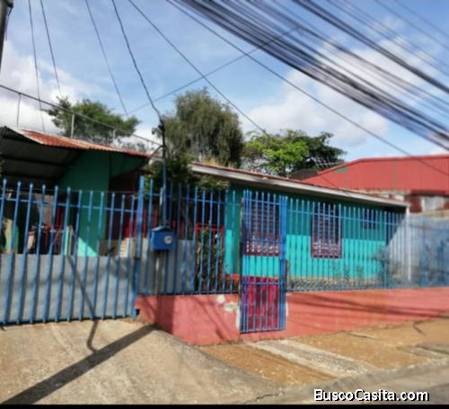 SE VENDE O CAMBIA PROPIEDAD Y CASA EN ALAJUELA. 