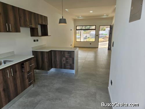 SE ALQUILA BELLISIMA CASA PARA ESTRENAR