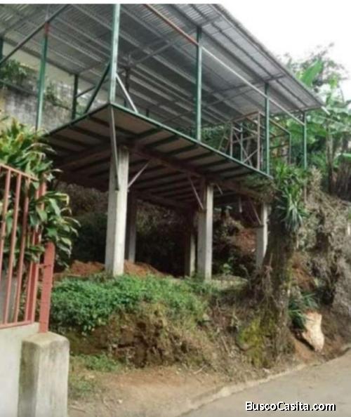 SE VENDE LOTE CON ESTRUCTURA AVANZADA EN CARRIZAL. 