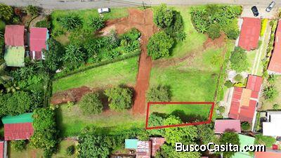 LOTE DE 438m² EN VENTA, UBICADO EN BARRIO SAN LUIS EN PZ.