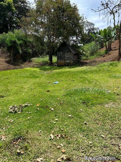 BELLA Y CÉNTRICA PROPIEDAD EN PARAÍSO DE CARTAGO. 